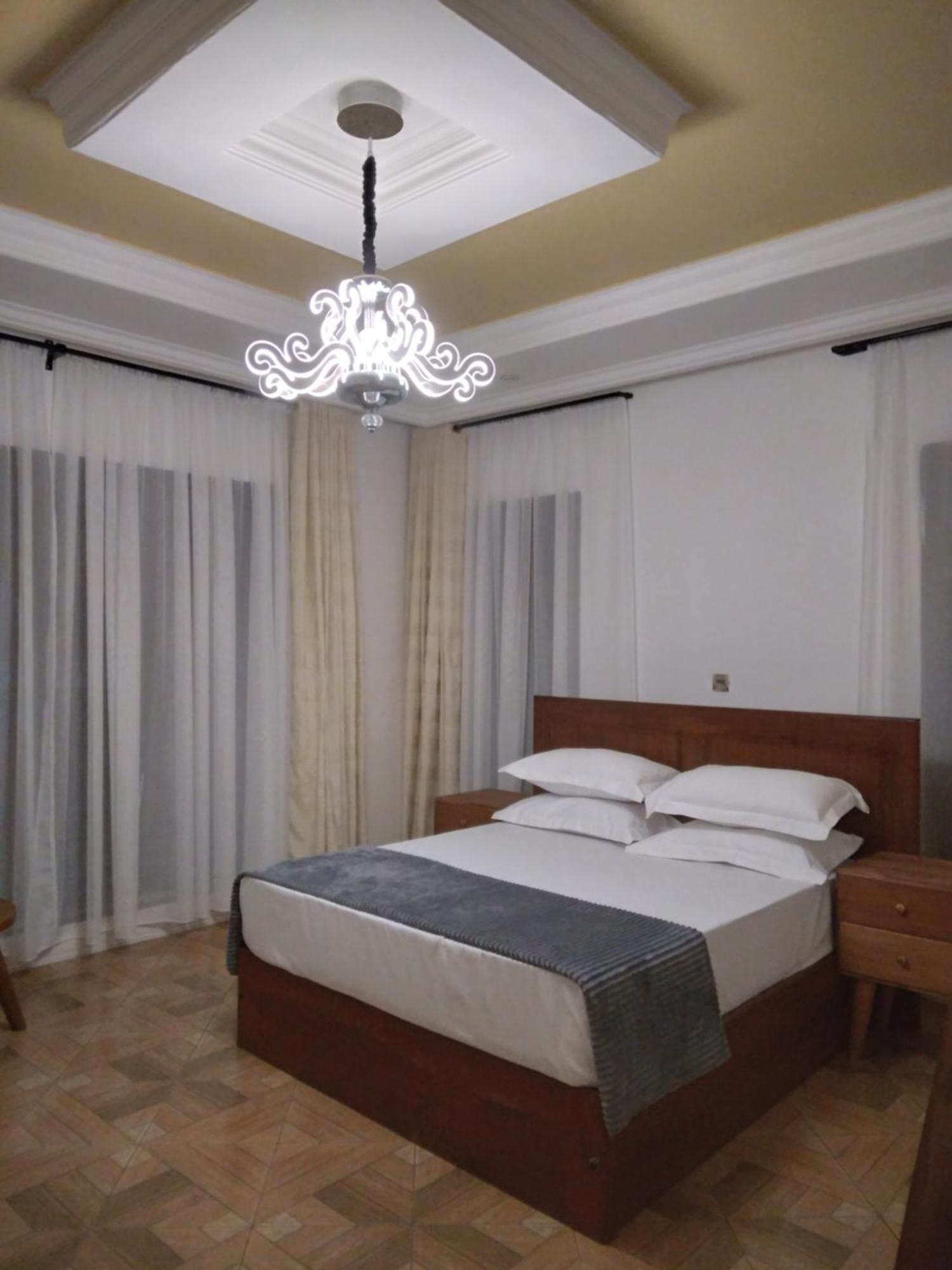 Sprunger Avenue - Tulia Homes โมชิ ภายนอก รูปภาพ